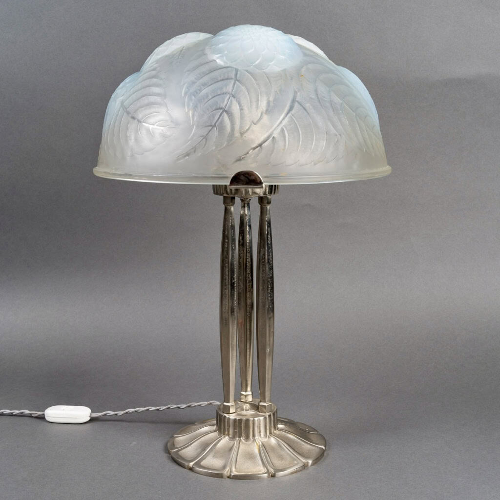 1921 René Lalique – Lampe Dahlias Verre Opalescent Et Bronze Nickelé 4