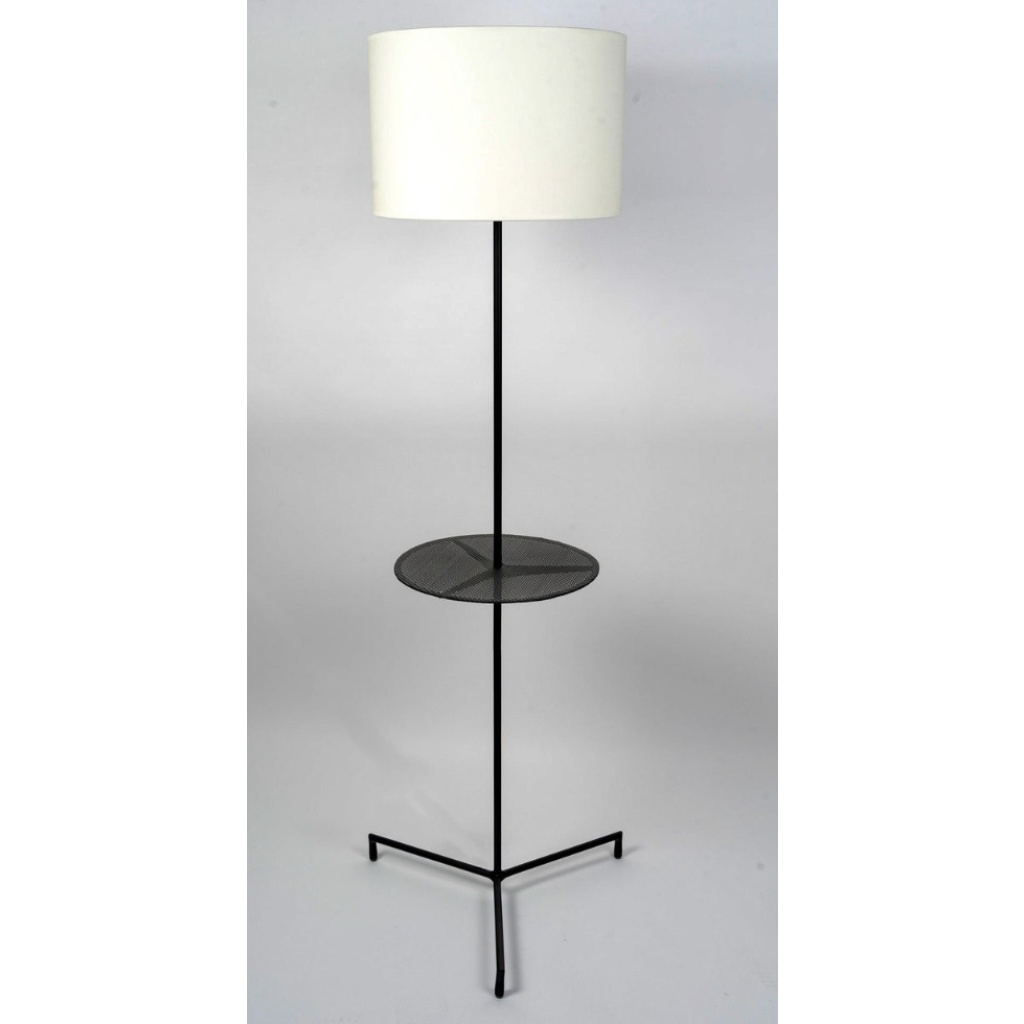 1960 Lampadaire en fer forgé par Mathieu Matégot. 4