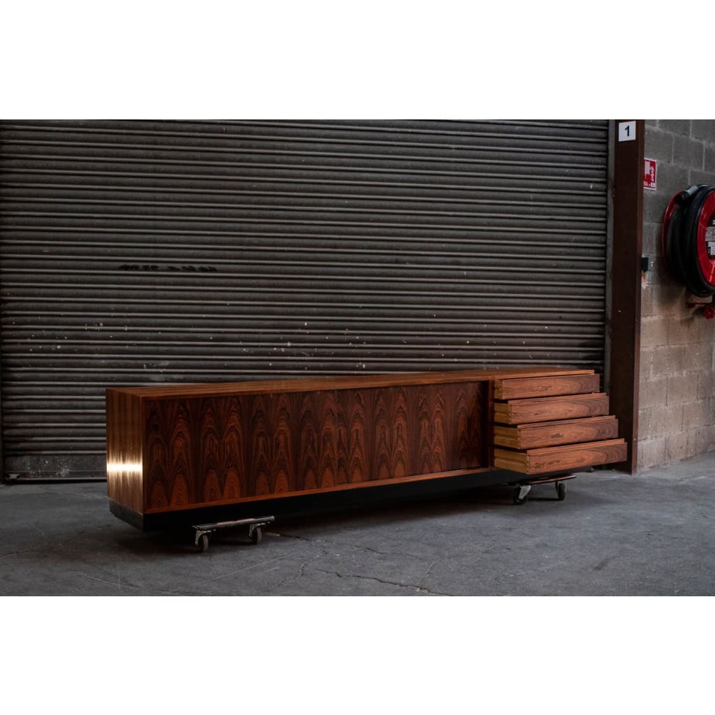 Wilhelm Renz. Enfilade en palissandre et stratifié. Circa 1960-70. LS66262004 5 Wilhelm Renz. Enfilade en palissandre et stratifié. Circa 1960-70. LS66262004 5