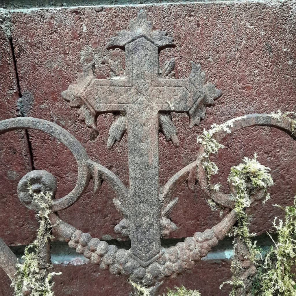 Morceau de grille de cimetière, XIXÈME, fonte de fer 6