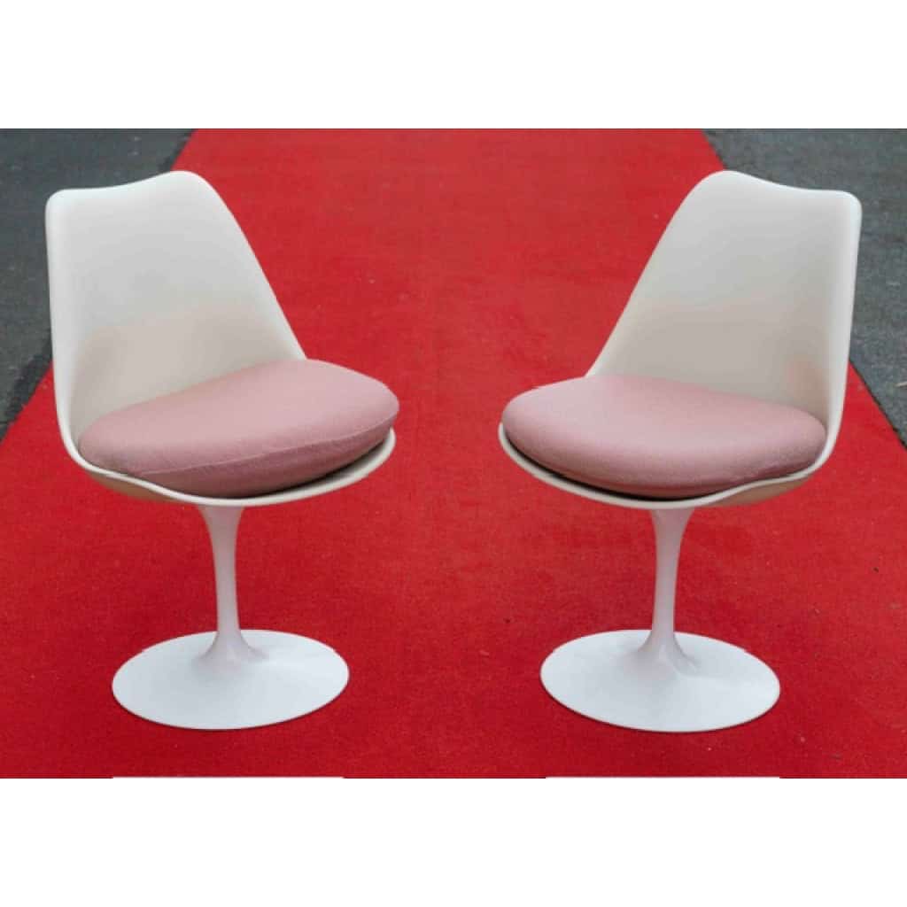 Eero SAARINEN (1910-1961) & KNOLL INTERNATIONAL (éditeur) 6 chaises pivotantes 8