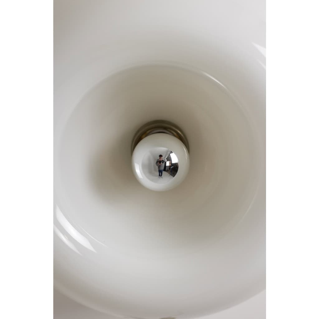 Castiglioni. Paire d’appliques en verre opalin. 20e siècle. 8