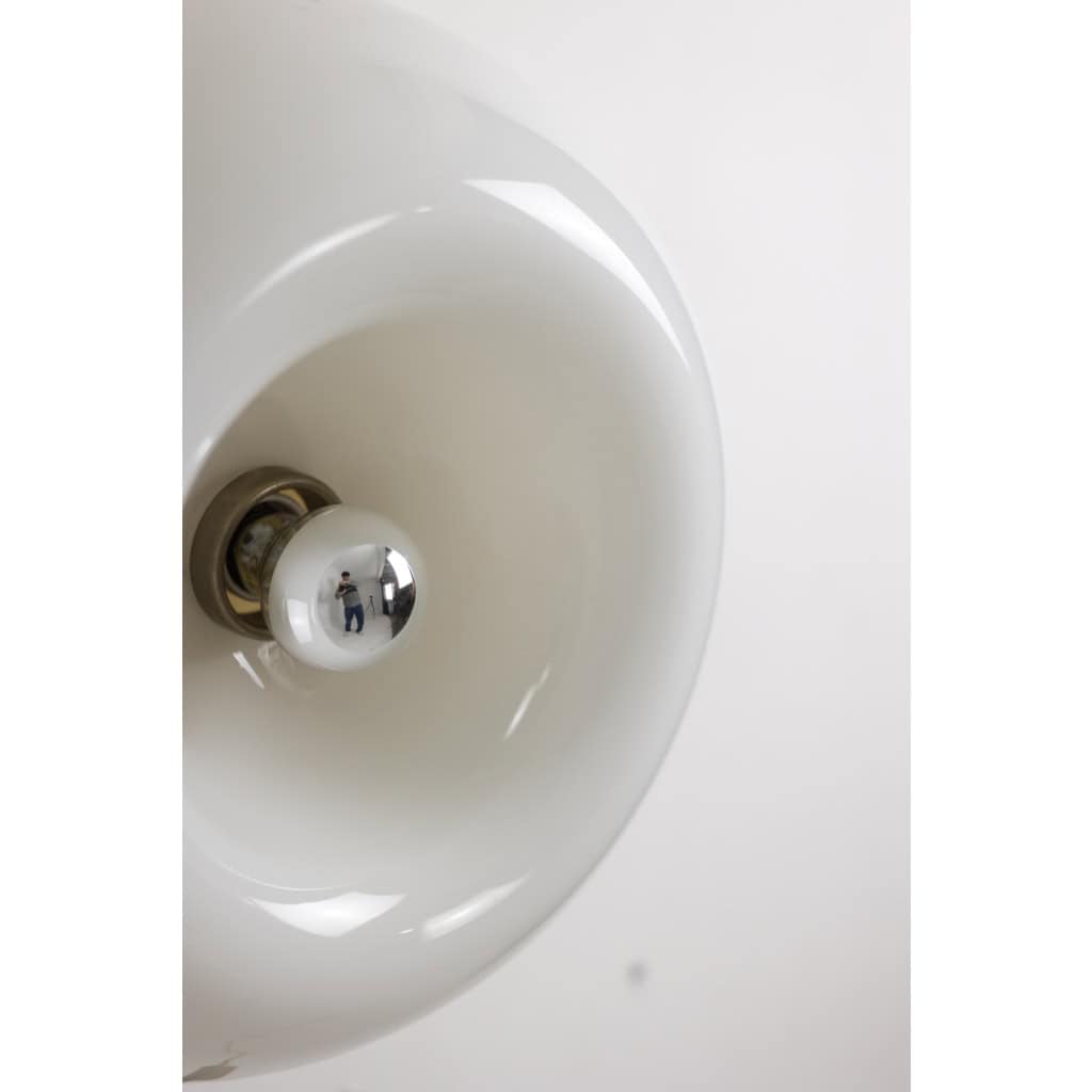 Castiglioni. Paire d’appliques en verre opalin. 20e siècle. 9