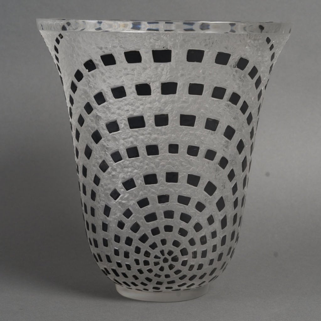 René LALIQUE – Vase « Damiers » créé en 1935 9