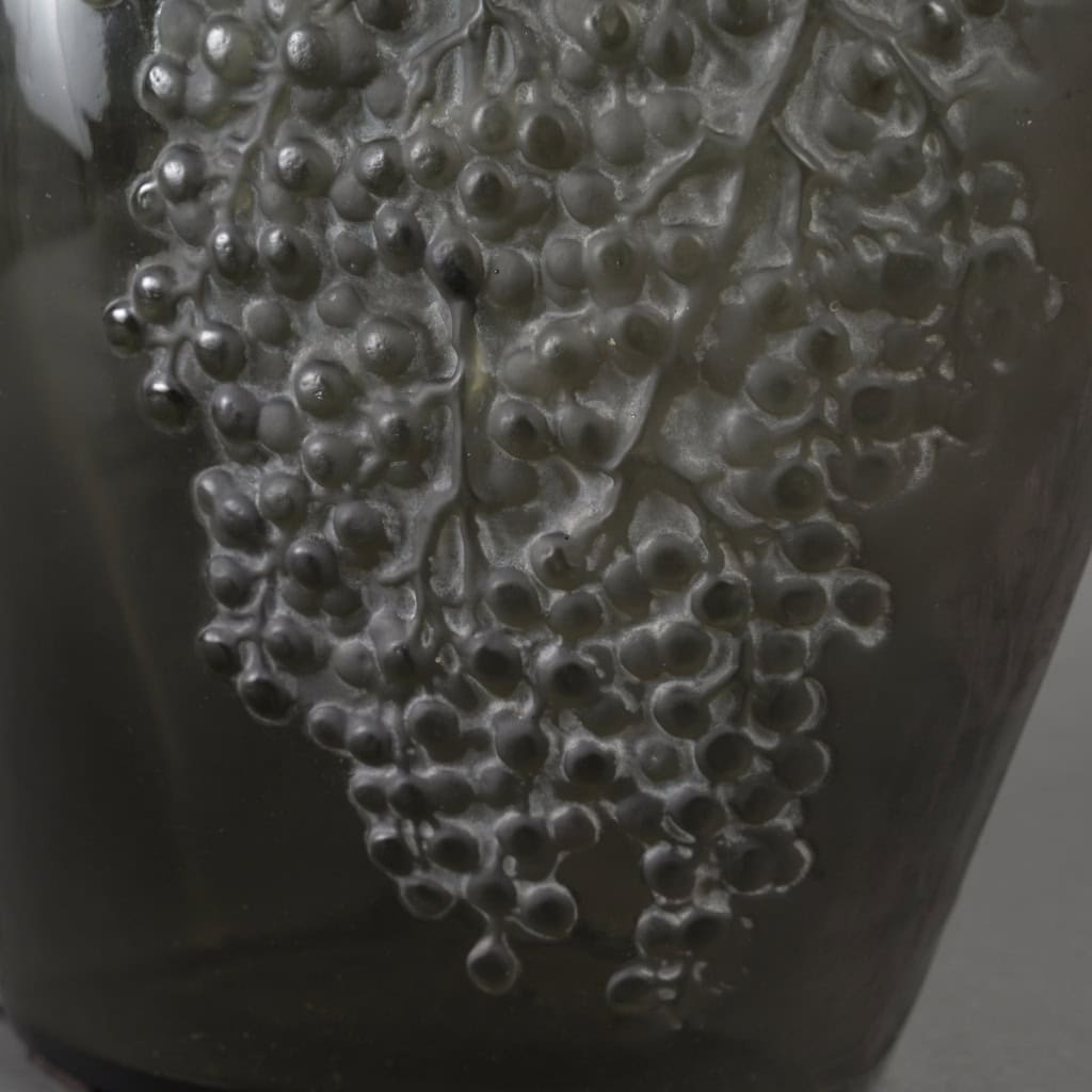 René LALIQUE – Vase « Poivrier » créé en 1921 10