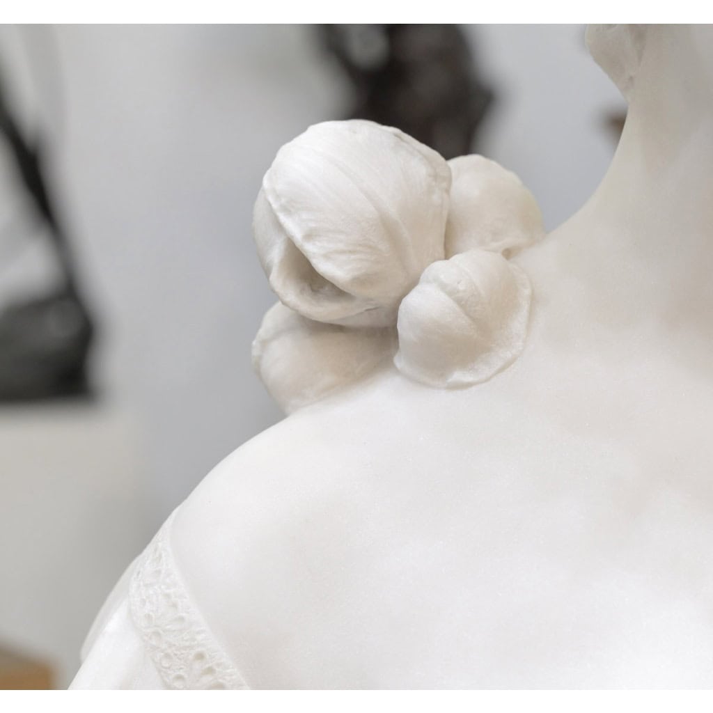 Sculpture – Buste De Jeune Femme Aux Fleurs , Vittorio Pochini (1860-1908) – Marbre 6 Sculpture – Buste De Jeune Femme Aux Fleurs , Vittorio Pochini (1860-1908) – Marbre 6