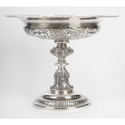 Charles-Nicolas ODIOT Importante coupe néo-Renaissance sur piédouche en argent massif XIXe Charles-Nicolas ODIOT Importante coupe néo-Renaissance sur piédouche en argent massif XIXe