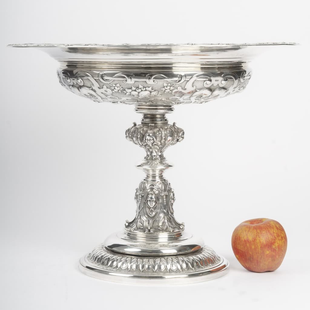 Charles-Nicolas ODIOT Importante coupe néo-Renaissance sur piédouche en argent massif XIXe 19