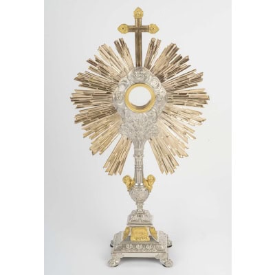 Ostensoir à décor de chérubins, d’époque Napoléon III (1848-1870), XIXème siècle. 3 Ostensoir à décor de chérubins, d’époque Napoléon III (1848-1870), XIXème siècle. 3