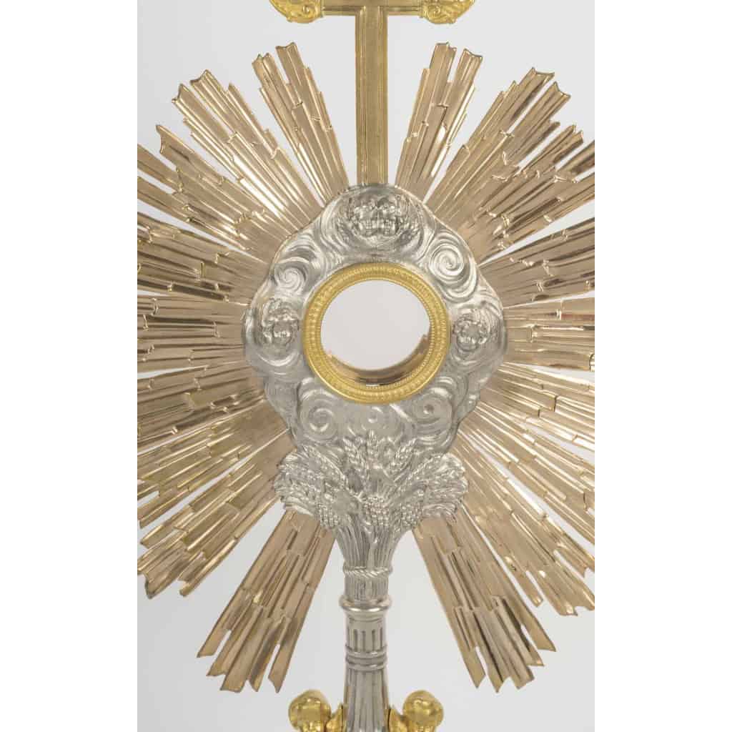Ostensoir à décor de chérubins, d’époque Napoléon III (1848-1870), XIXème siècle. 4 Ostensoir à décor de chérubins, d’époque Napoléon III (1848-1870), XIXème siècle. 4