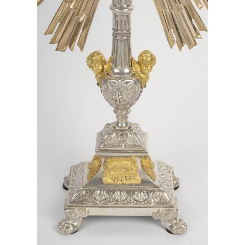 Ostensoir à décor de chérubins, d’époque Napoléon III (1848-1870), XIXème siècle. 7 Ostensoir à décor de chérubins, d’époque Napoléon III (1848-1870), XIXème siècle. 7