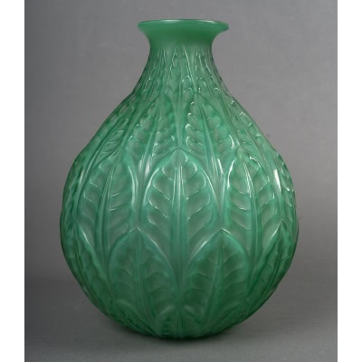 R. LALIQUE – VASE MALESHERBES créé en 1927