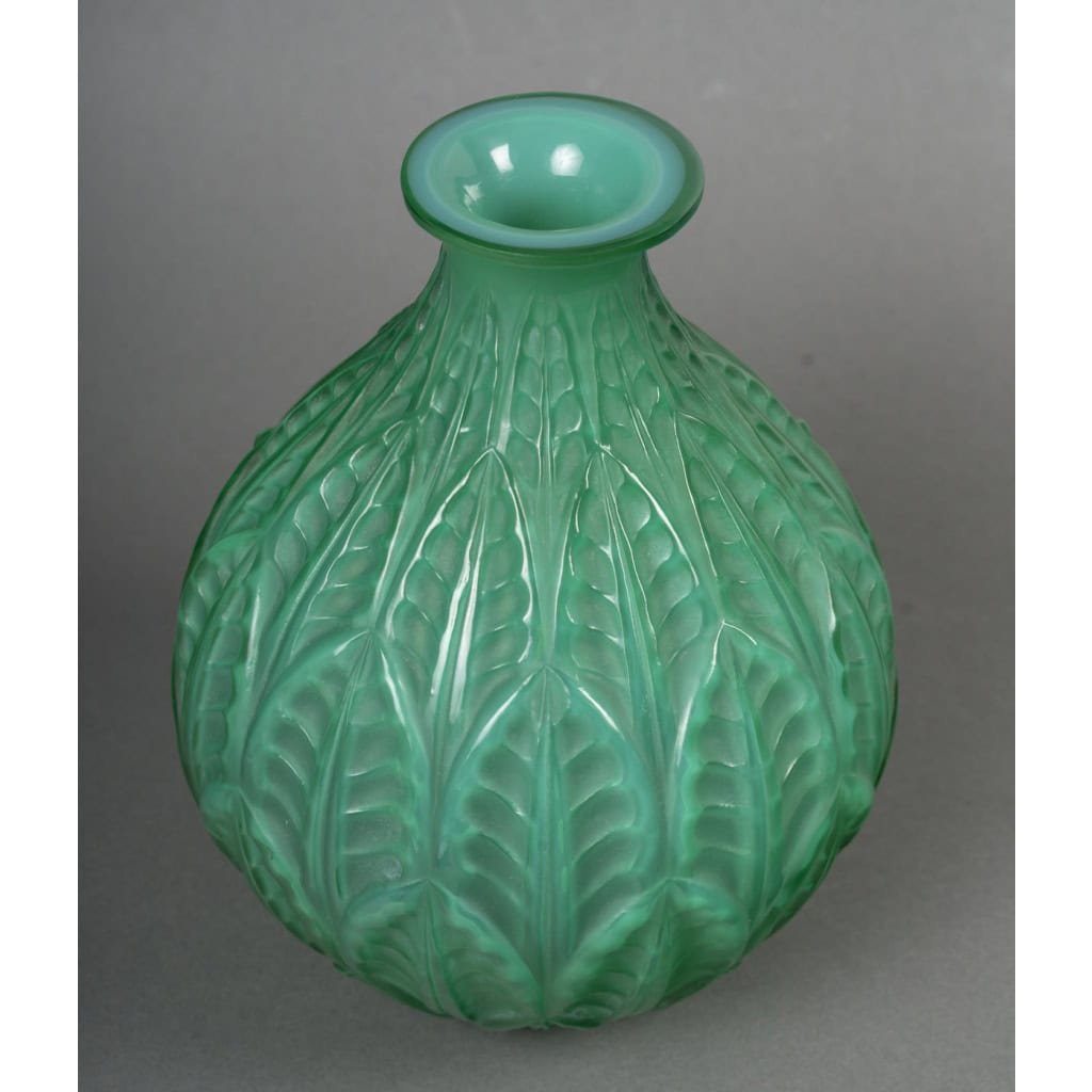 R. LALIQUE – VASE MALESHERBES créé en 1927 5