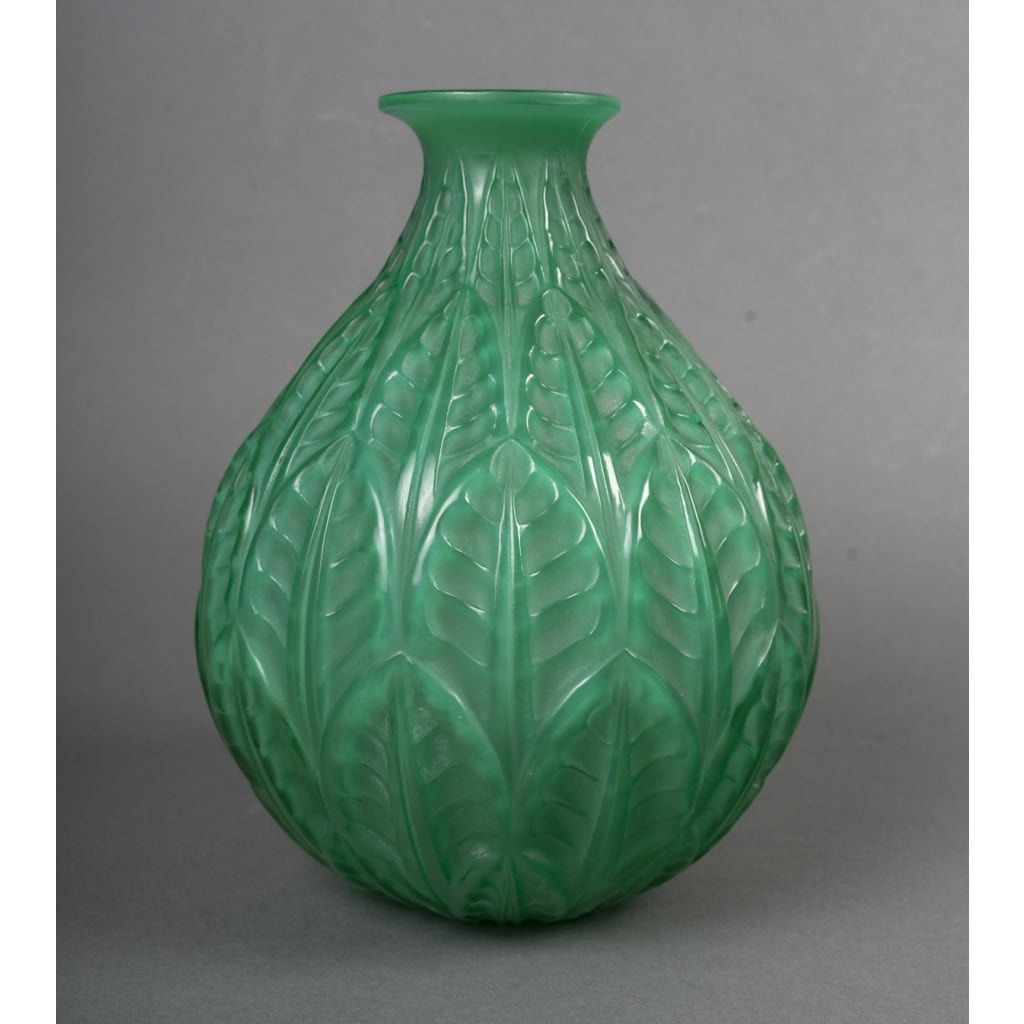 R. LALIQUE – VASE MALESHERBES créé en 1927 7