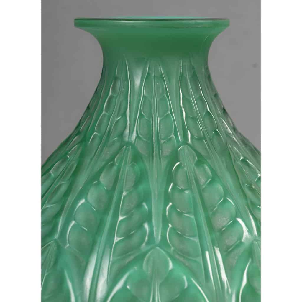 R. LALIQUE – VASE MALESHERBES créé en 1927 10