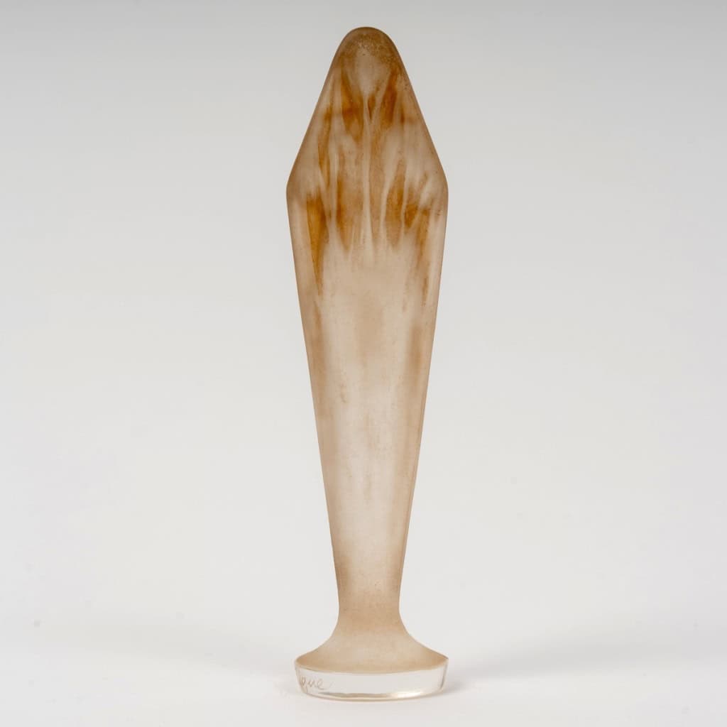 1920 René Lalique – Cachet Figurine Mains Jointes Verre Blanc Patiné Sépia 5