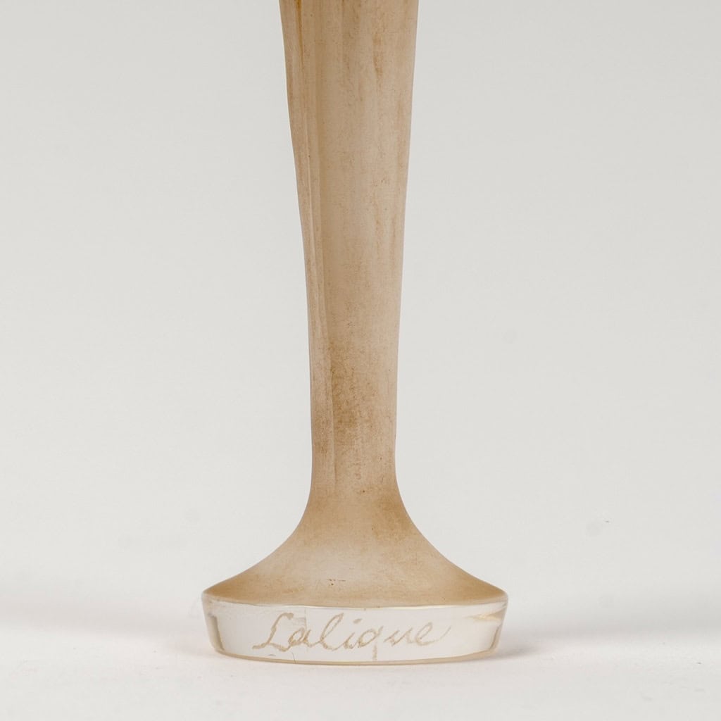 1920 René Lalique – Cachet Figurine Mains Jointes Verre Blanc Patiné Sépia 8