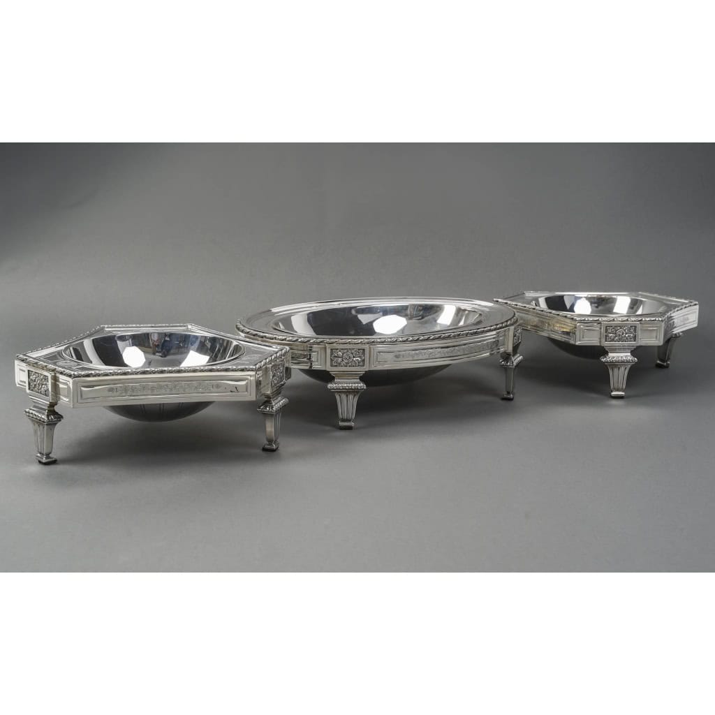 BOIN TABURET – CENTRE DE TABLE EN TROIS PARTIES ARGENT MASSIF FIN XIXe 9 BOIN TABURET – CENTRE DE TABLE EN TROIS PARTIES ARGENT MASSIF FIN XIXe 9