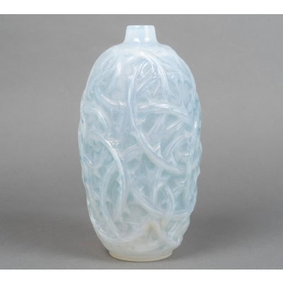 1921 René Lalique – Vase Ronces Verre Opalescent Patiné Bleu 1921 René Lalique – Vase Ronces Verre Opalescent Patiné Bleu