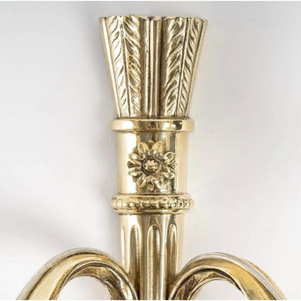 1950 Paire d’appliques néoclassiques en bronze de la maison Lucien Gau 8 1950 Paire d’appliques néoclassiques en bronze de la maison Lucien Gau 8