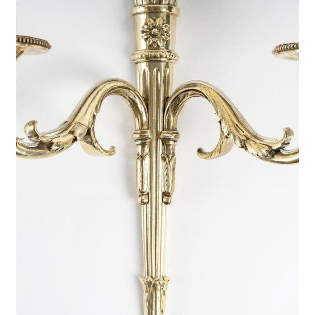 1950 Paire d’appliques néoclassiques en bronze de la maison Lucien Gau 6 1950 Paire d’appliques néoclassiques en bronze de la maison Lucien Gau 6