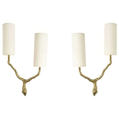 1960 Paire d’appliques murales en bronze par Félix Agostini pour Maison Arlus. 1960 Paire d’appliques murales en bronze par Félix Agostini pour Maison Arlus.