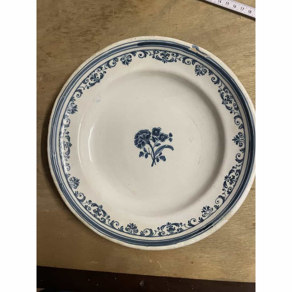 Assiette en MOUSTIER 3