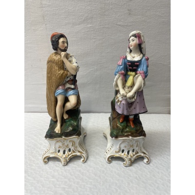 Couple en porcelaine,encriers. Couple en porcelaine,encriers.