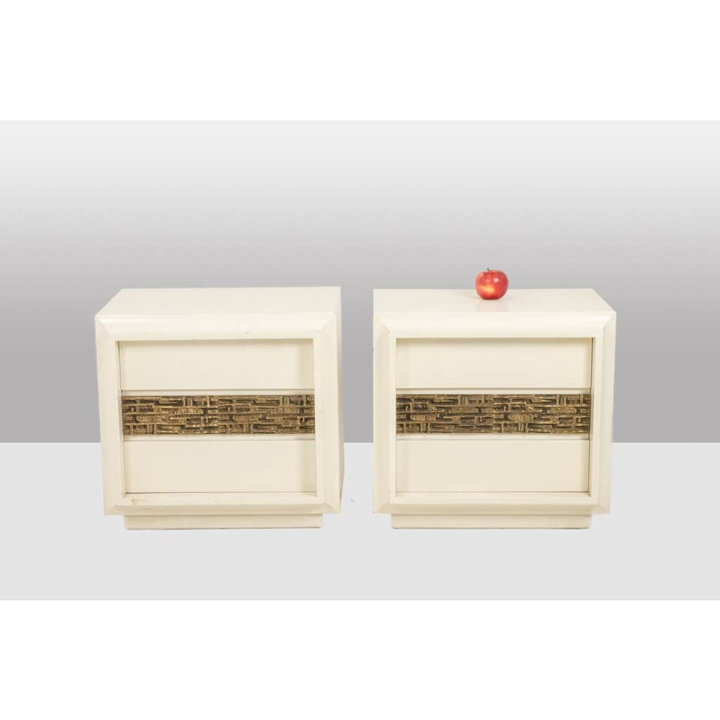 Luciano Frigerio. Paire de chevets en bois laqué et bronze. Années 70 4