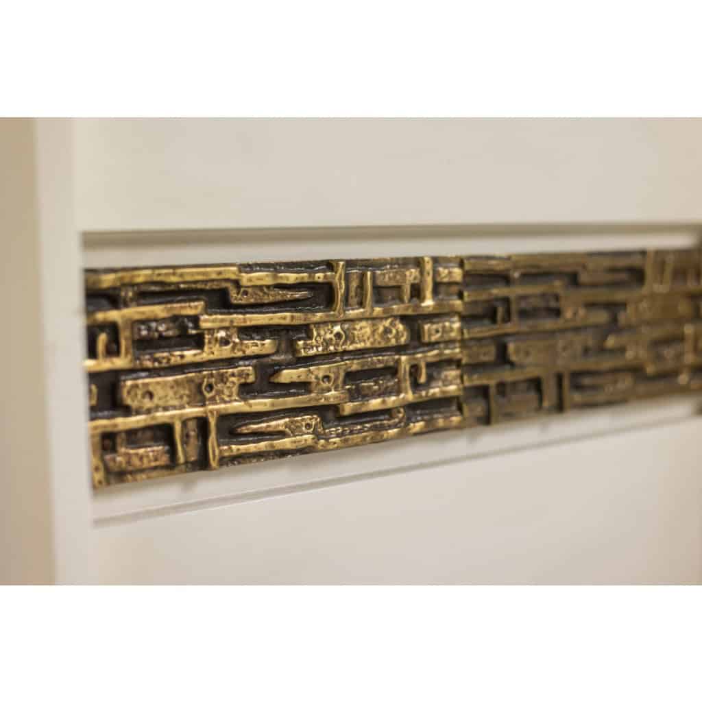 Luciano Frigerio. Paire de chevets en bois laqué et bronze. Années 70 11