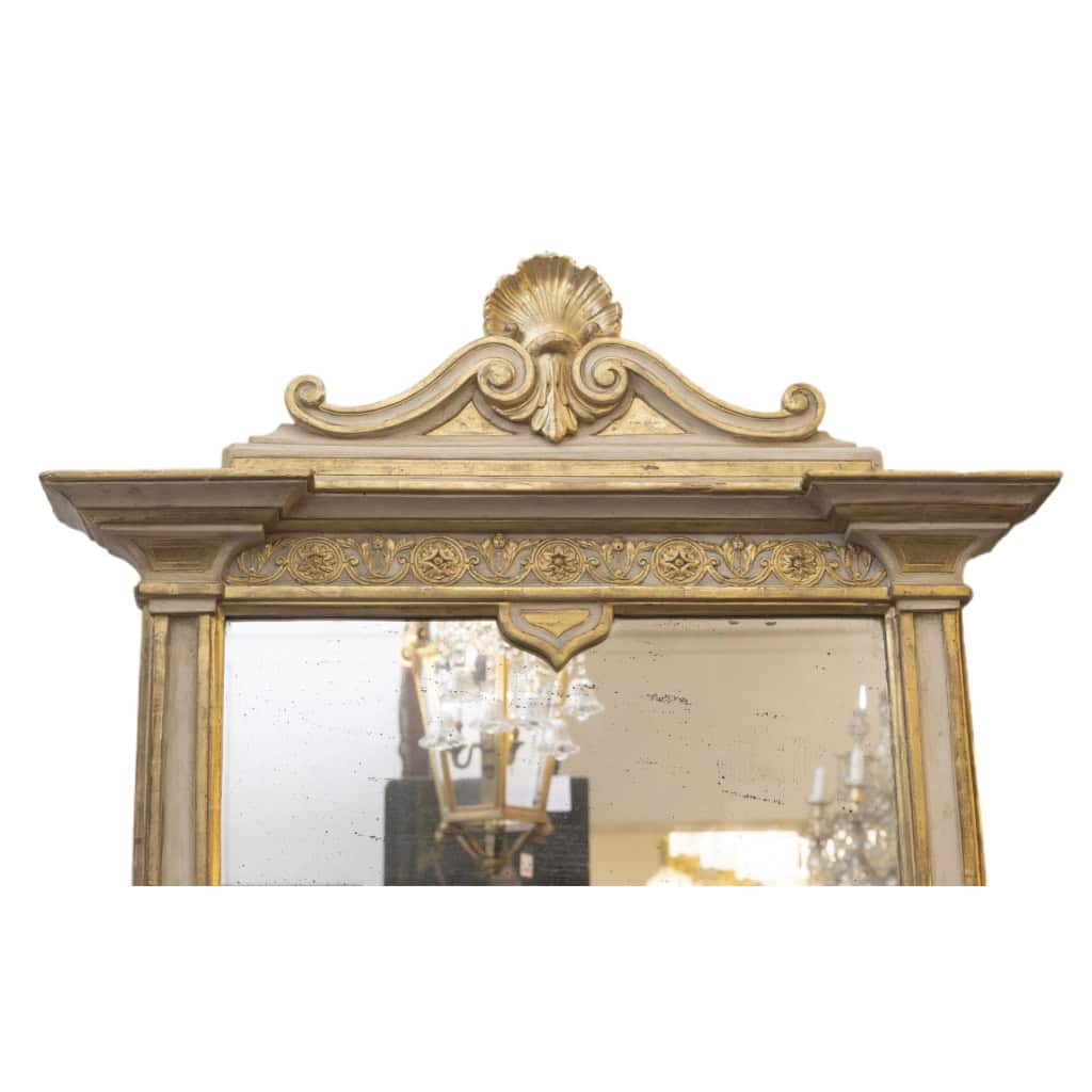 Paire de miroirs écussons du 19ème siècle. 6