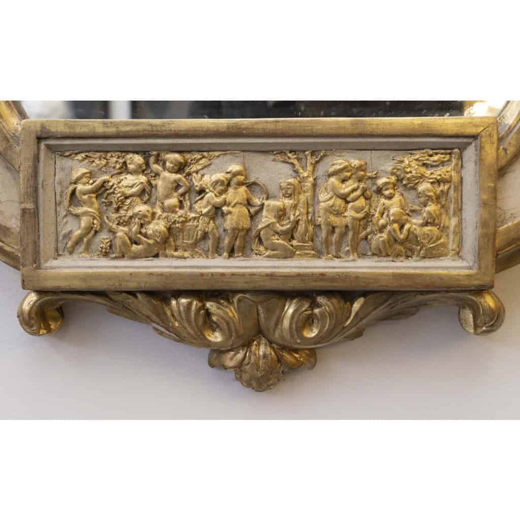 Paire de miroirs écussons du 19ème siècle. 9