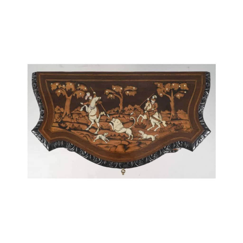 Commode lombarde, d’époque Fin XVIIIème/Début XIXème. 4 Commode lombarde, d’époque Fin XVIIIème/Début XIXème. 4