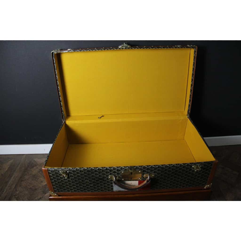 Valise Goyard ancienne 86 cm en toile a chevrons 14 Valise Goyard ancienne 86 cm en toile a chevrons 14