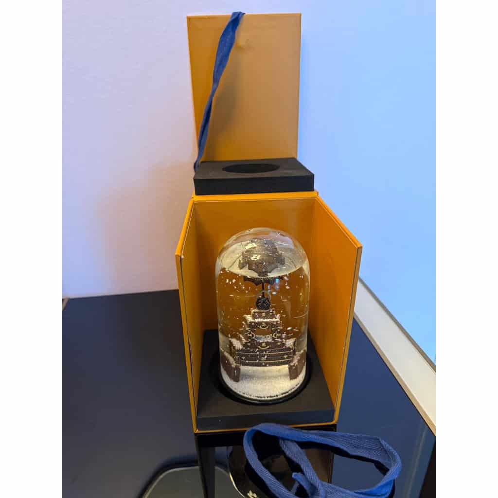 Boule a neige Louis Vuitton modele Tour Eiffel 16