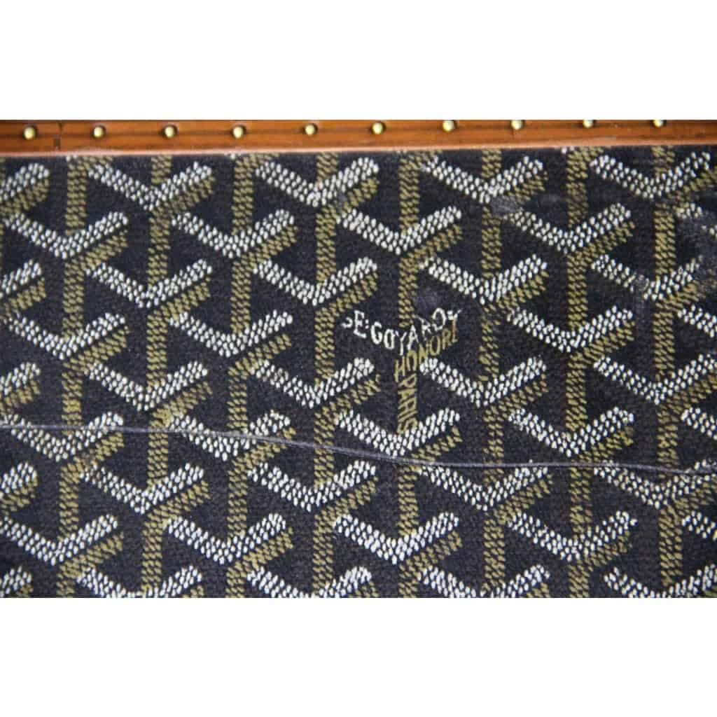 Valise Goyard ancienne 86 cm en toile a chevrons 18 Valise Goyard ancienne 86 cm en toile a chevrons 18