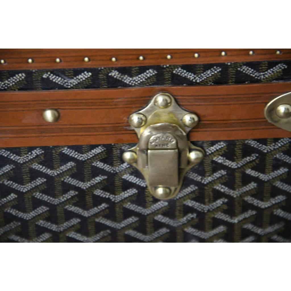 Valise Goyard ancienne 86 cm en toile a chevrons 7 Valise Goyard ancienne 86 cm en toile a chevrons 7