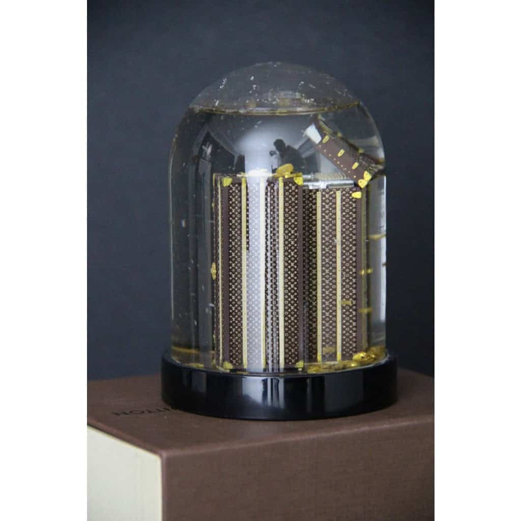 Boule à neige Louis Vuitton malle wardrobe 8 Boule à neige Louis Vuitton malle wardrobe 8