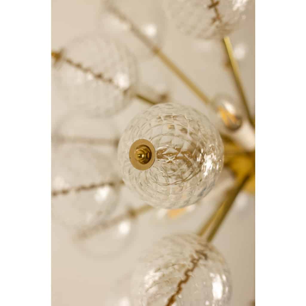 Kamenicky Senov, édité par. Paire de lustres en laiton et verre. Vers 1970 13