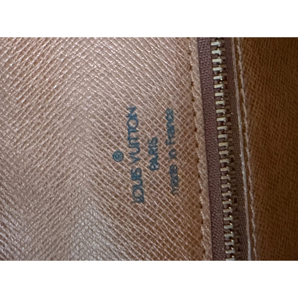 Petit sac Louis Vuitton à bandoulière Monceau 28 cm 15