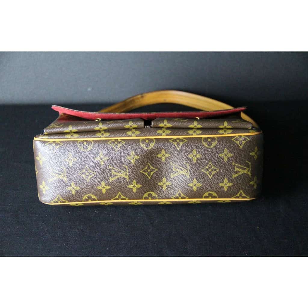 Sac Louis Vuitton Vivacité monogram porté épaule 15