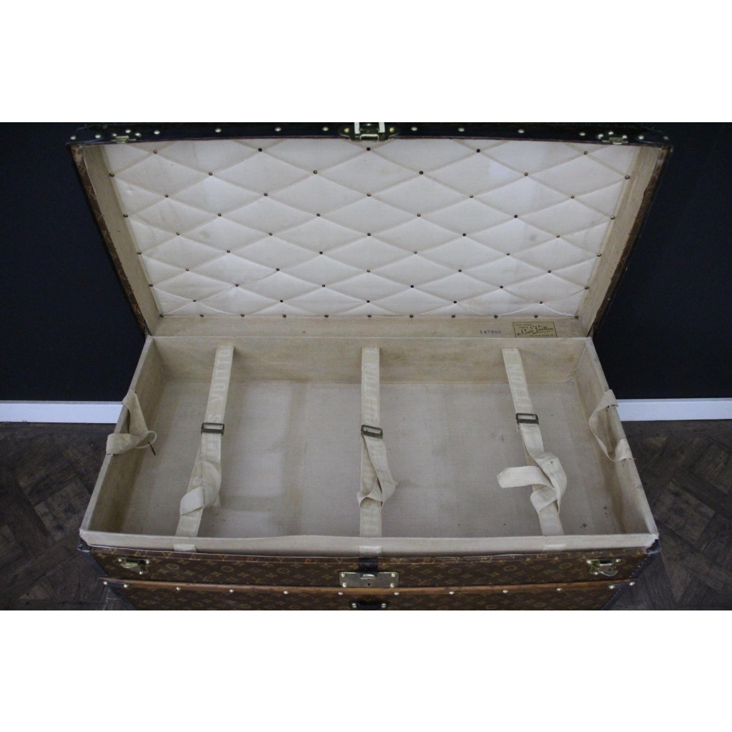 Malle Vuitton courrier 100 cm en toile tissée 15