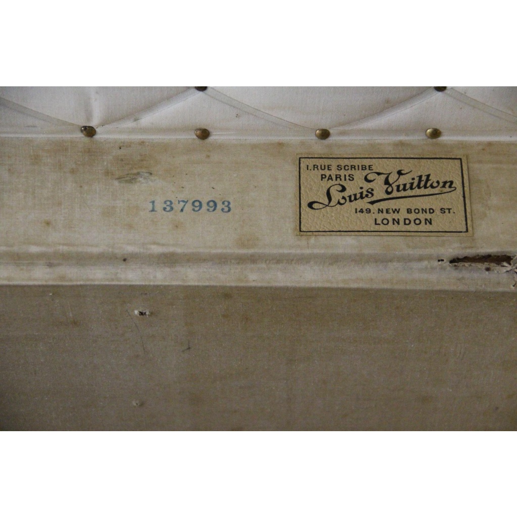 Malle Louis Vuitton en cuir courrier 90 cm 17