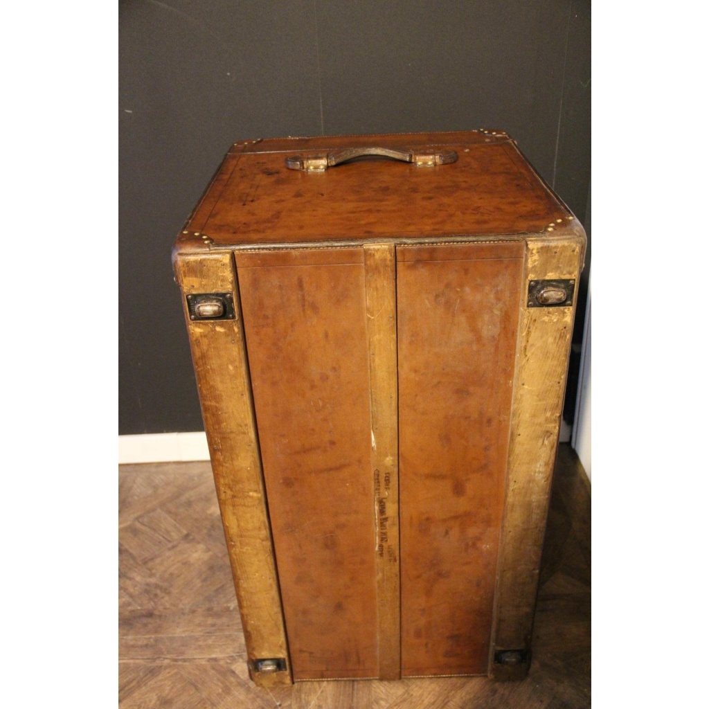 Malle Louis Vuitton en cuir courrier 90 cm 18