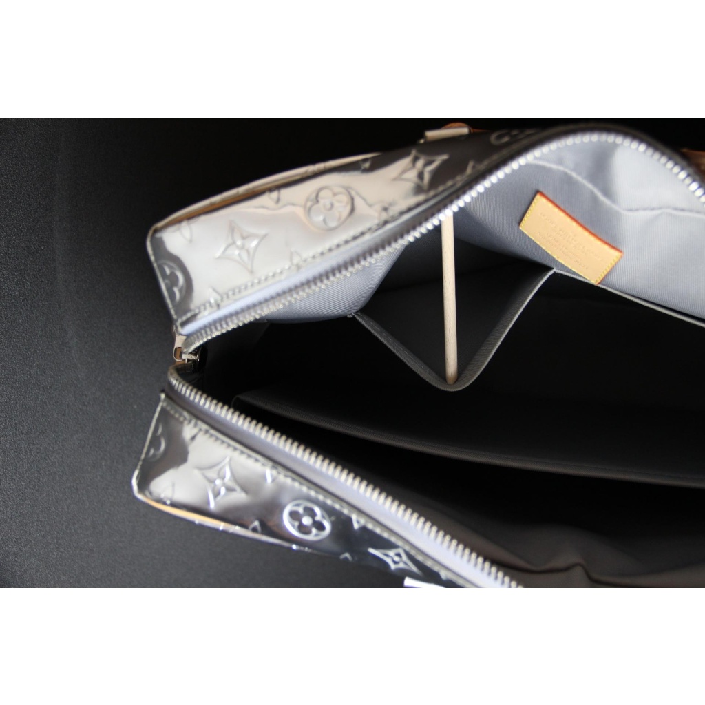 Sac Louis Vuitton Virgil Abloh miroir argent 18 Sac Louis Vuitton Virgil Abloh miroir argent 18