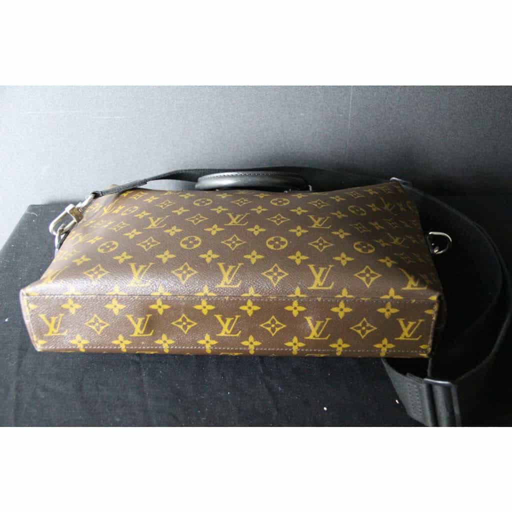 Porte-documents Louis Vuitton Monogram Macassar – Garniture en cuir noir 18
