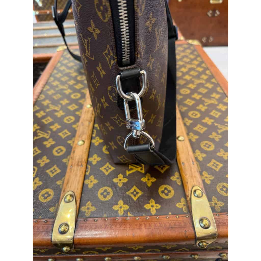 Porte-documents Louis Vuitton Monogram Macassar – Garniture en cuir noir 20