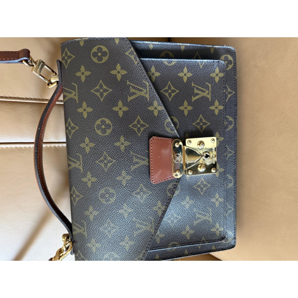 Petit sac Louis Vuitton à bandoulière Monceau 28 cm 4