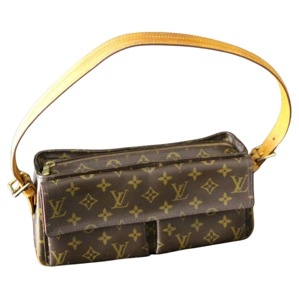 Sac Louis Vuitton Vivacité monogram porté épaule 4