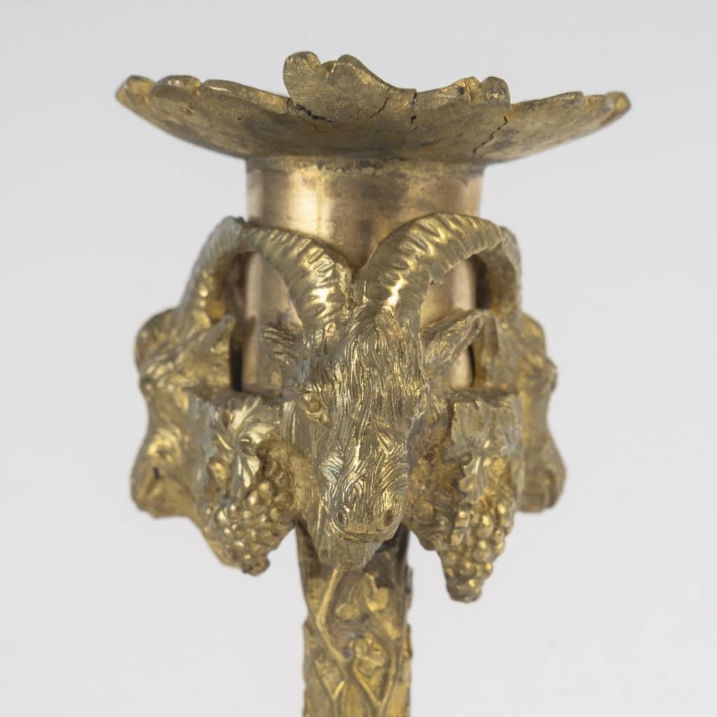 Paire de bougeoirs en bronze doré d&rsquo;époque Napoléon III attribués à Christophe FRATIN 4